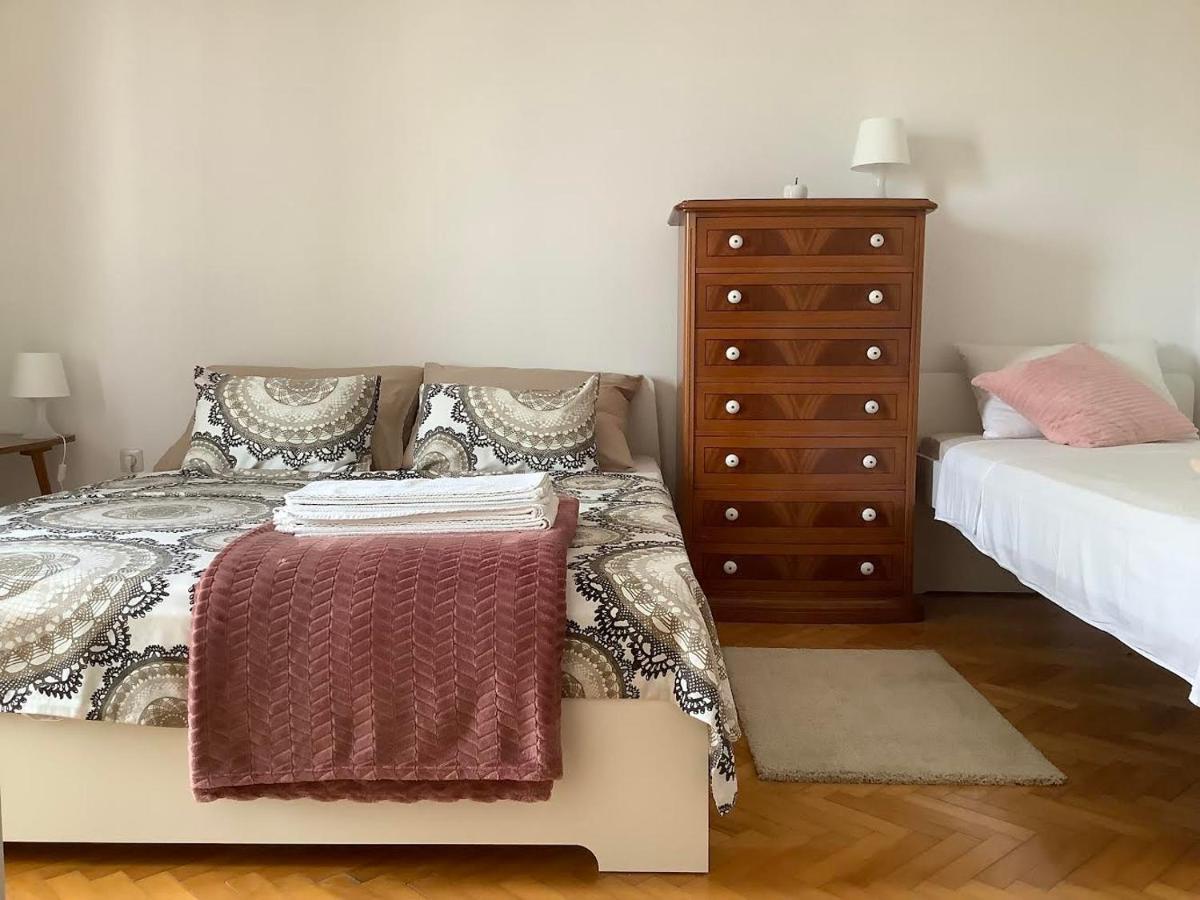 Rooms 22 - Beachfront พรีมอชเตน ภายนอก รูปภาพ
