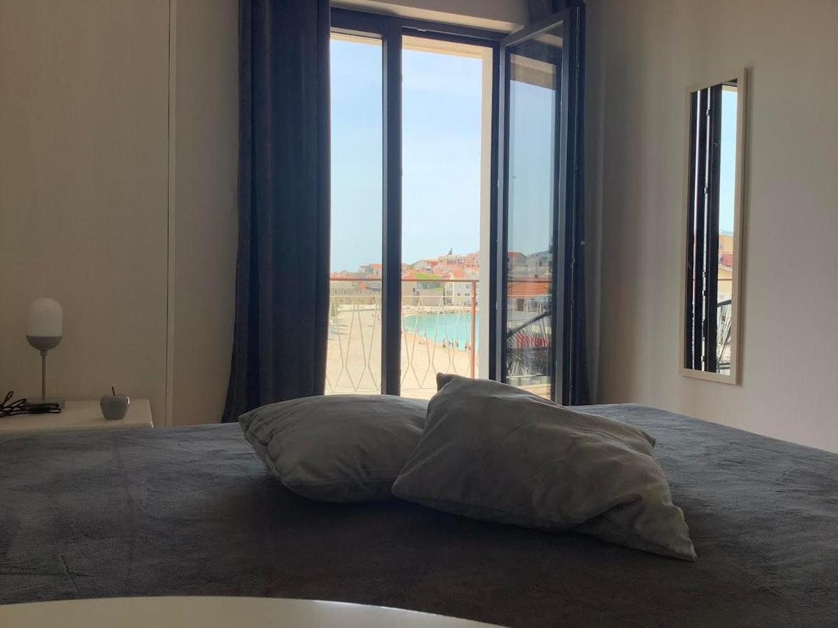 Rooms 22 - Beachfront พรีมอชเตน ภายนอก รูปภาพ