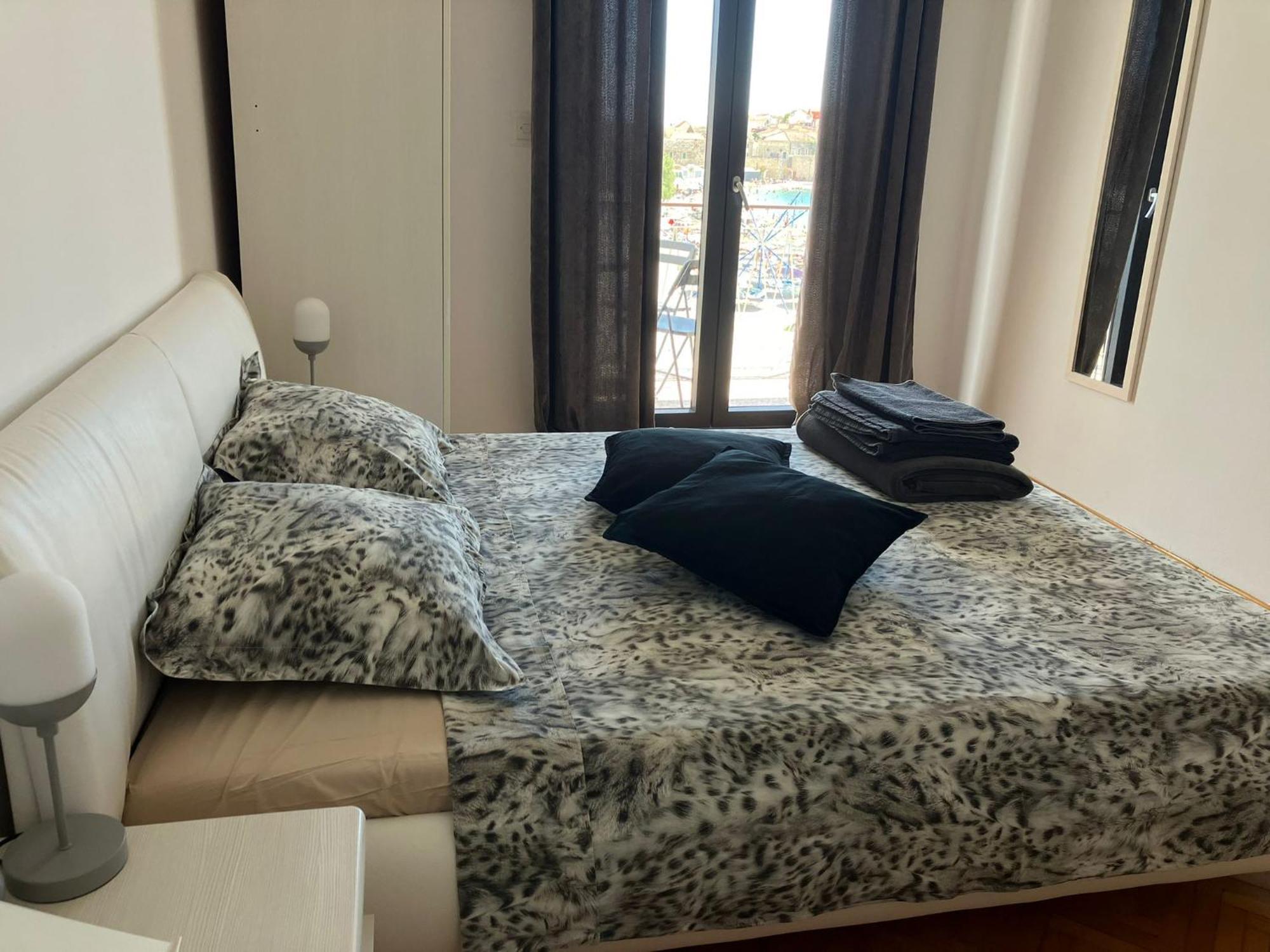 Rooms 22 - Beachfront พรีมอชเตน ภายนอก รูปภาพ