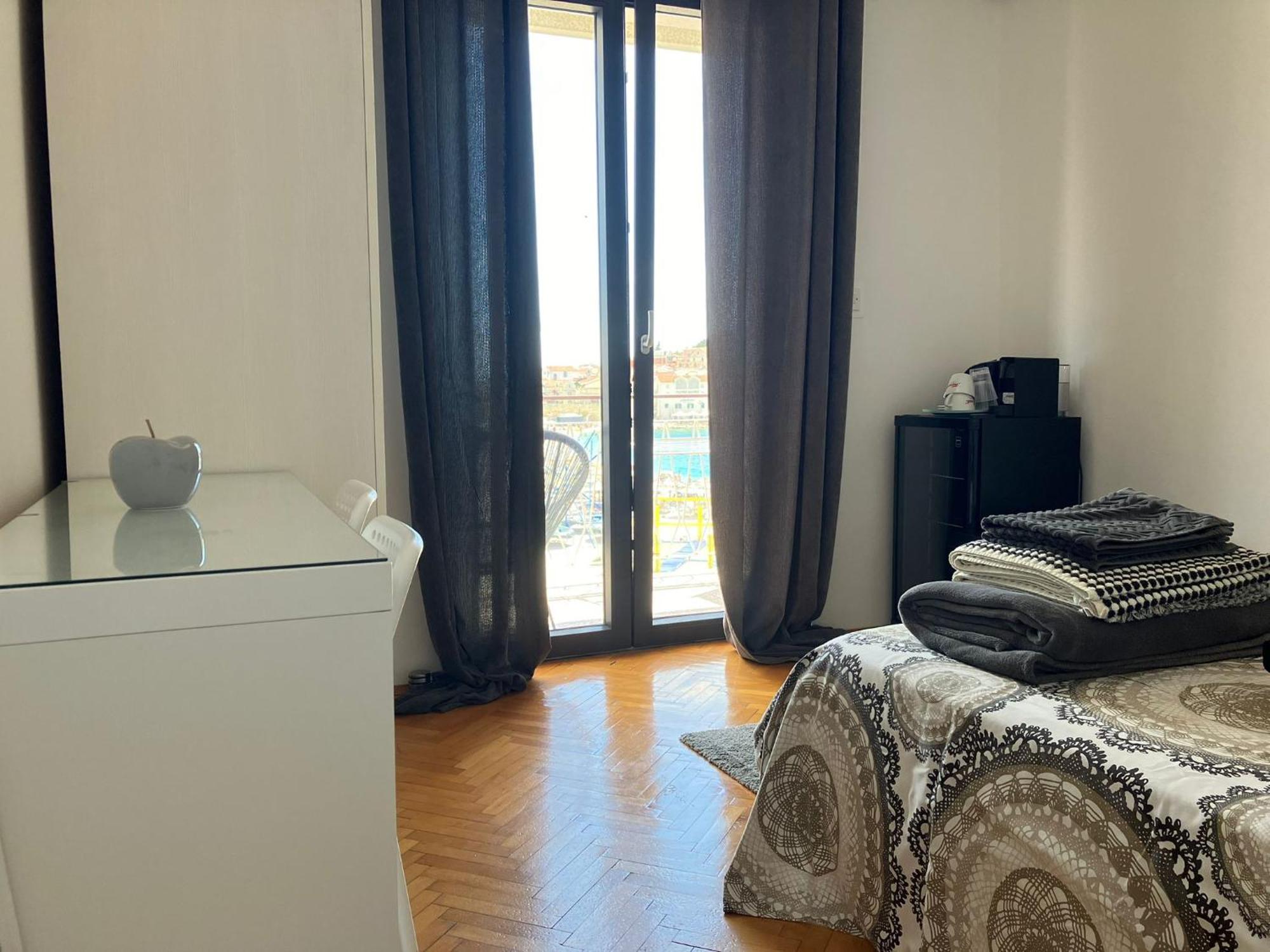Rooms 22 - Beachfront พรีมอชเตน ภายนอก รูปภาพ